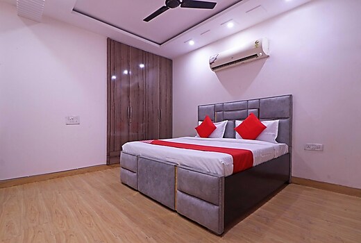 Hotel O Pari Residency