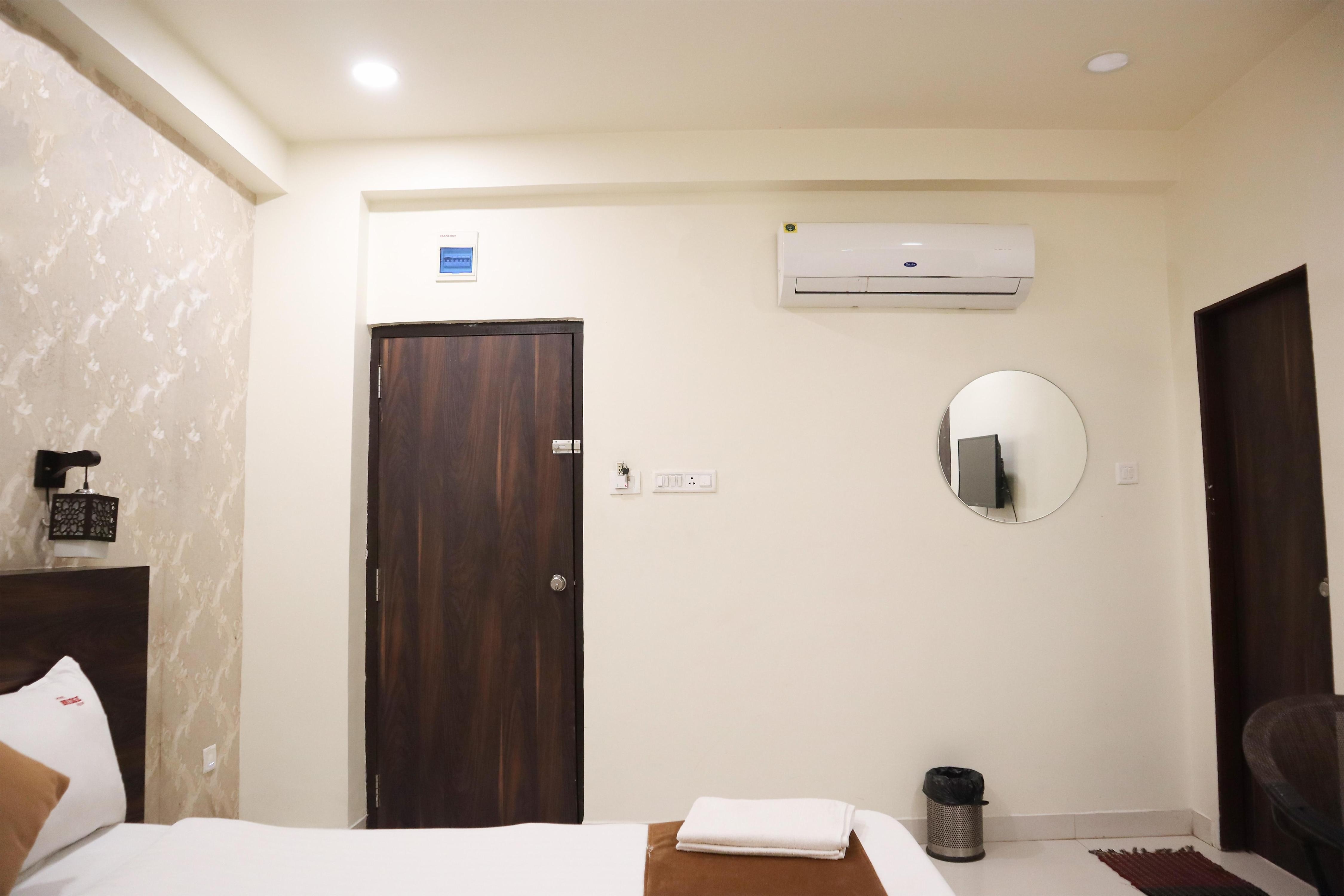 HOTEL BRIDGE VIEW (300 MTR NEAR ITWARI JUNCTION ) 4
