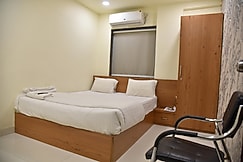 HOTEL BRIDGE VIEW (300 MTR NEAR ITWARI  JUNCTION ), Nagpur