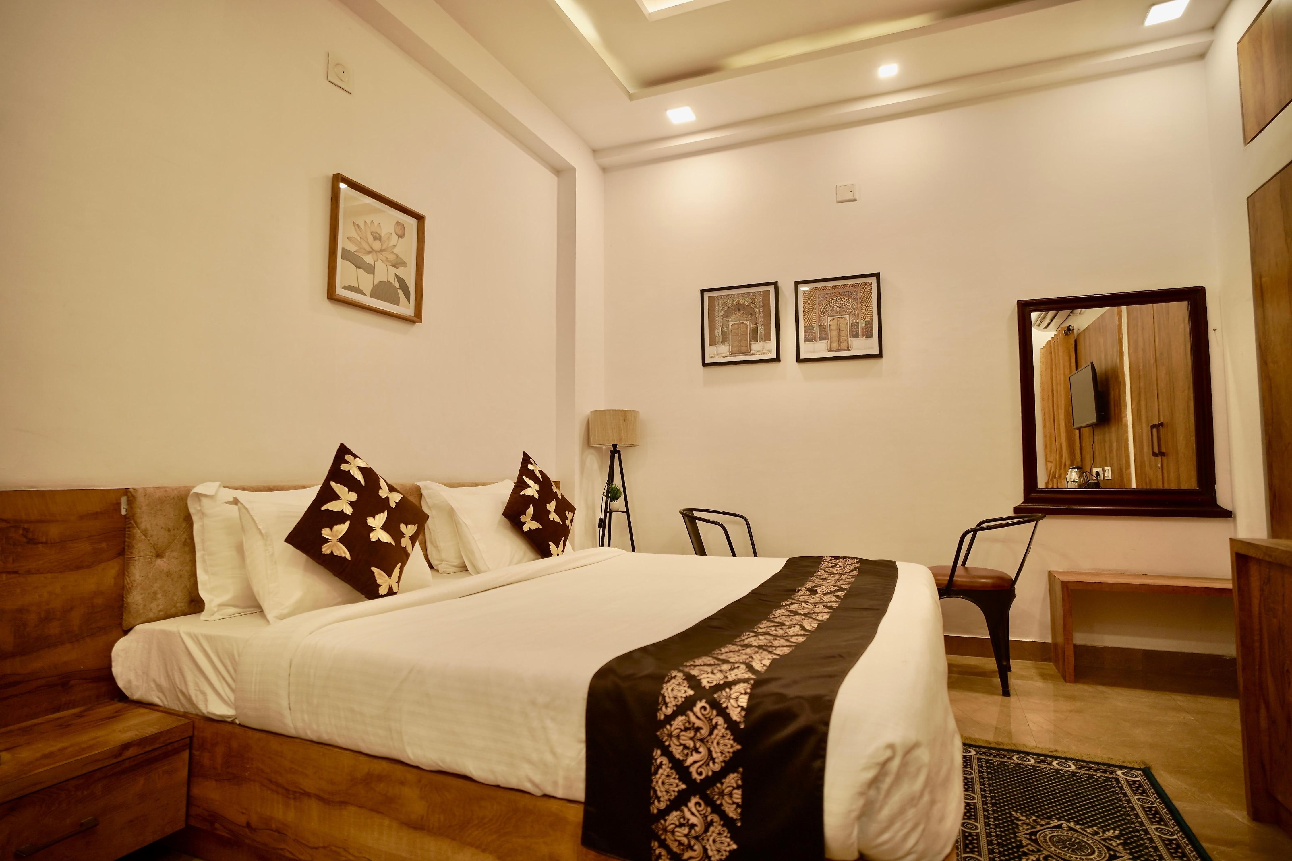 Hotel Haridas Haveli - Tap to explore photos