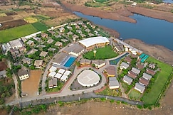 Elegant Waterfront Resort, Rajgurunagar