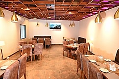 SONNESTA GRAND HOTEL & RESORT, Jhumri Telaiya