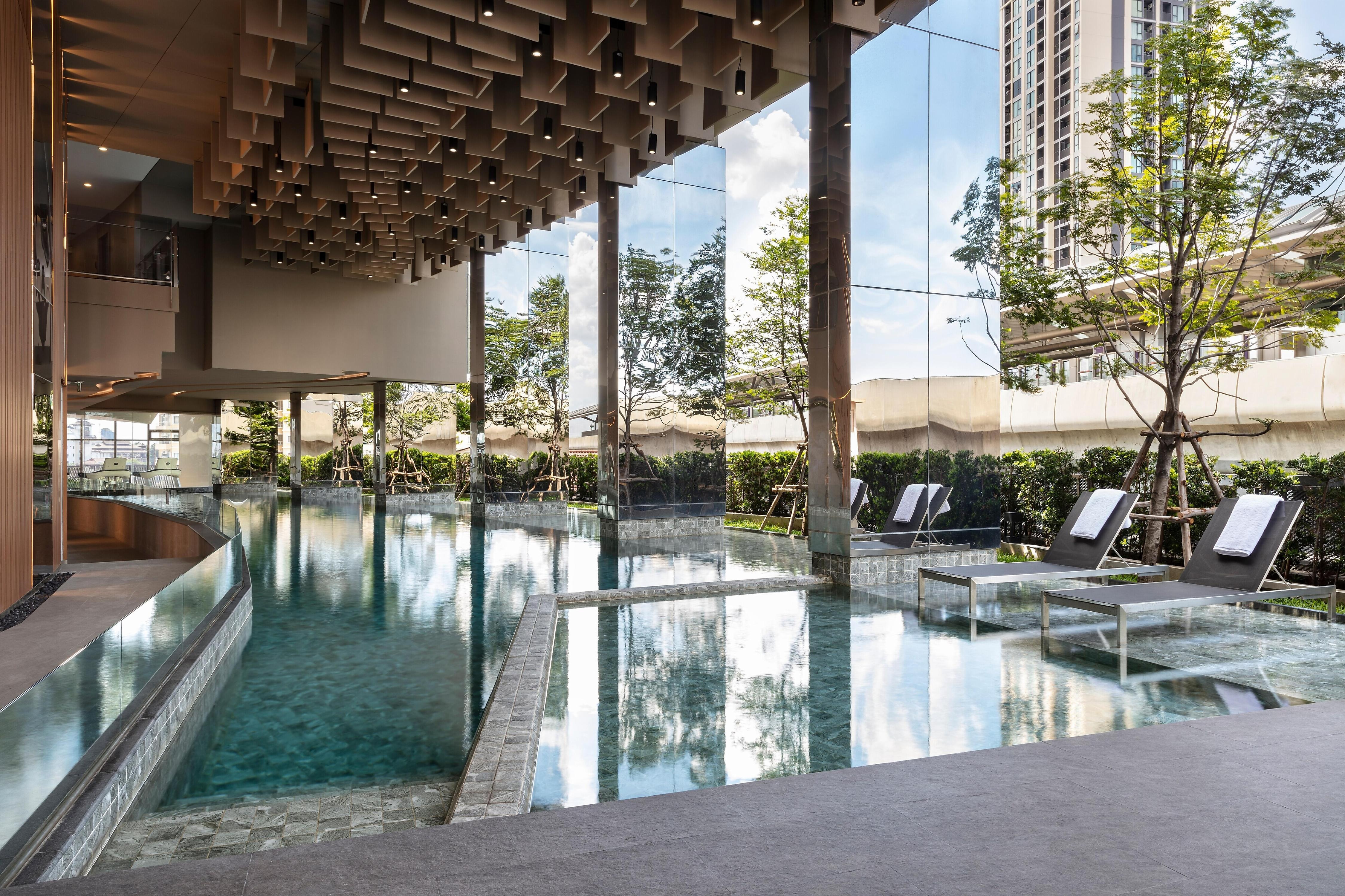 Oakwood Suites Tiwanon - Tap to explore photos