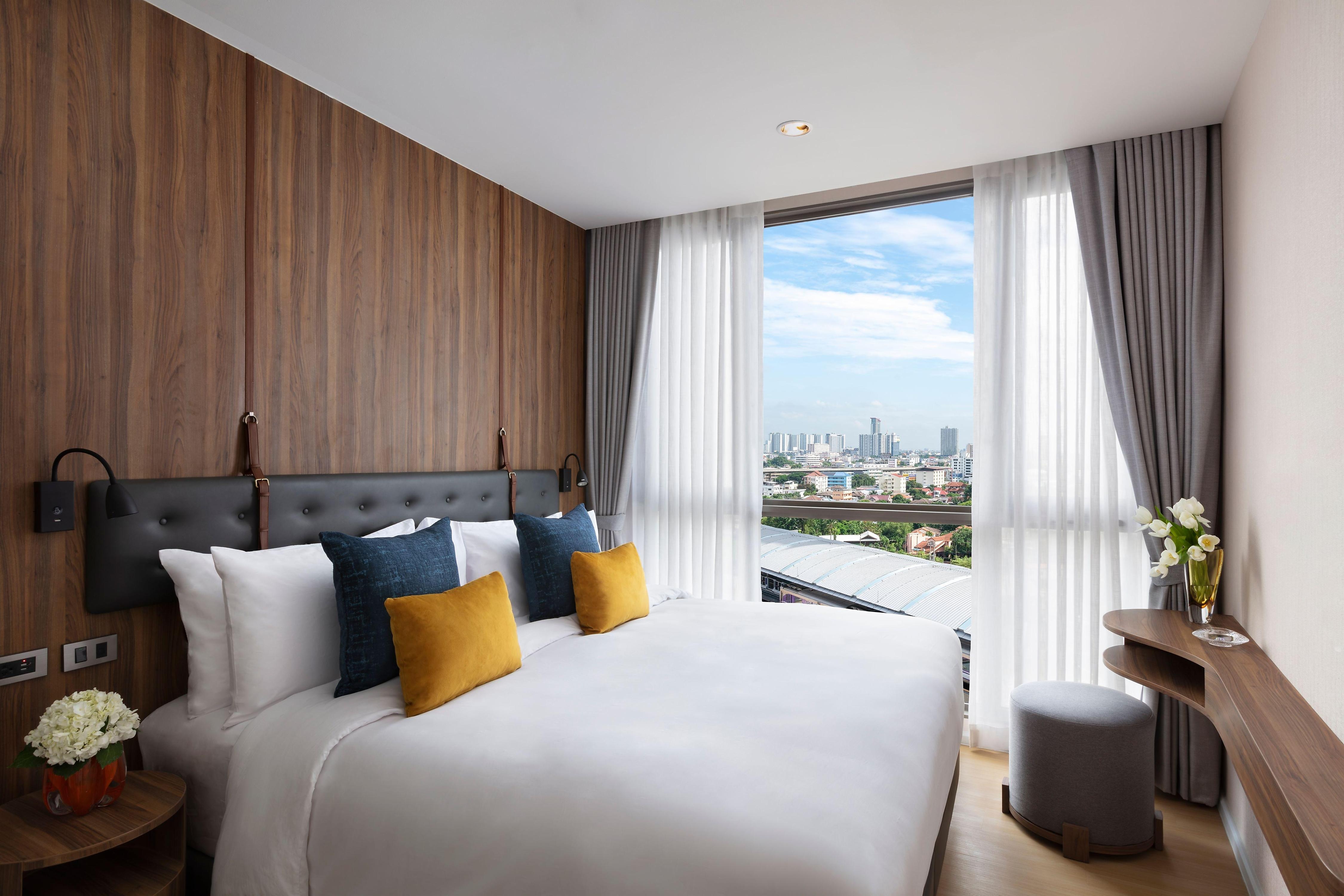 Oakwood Suites Tiwanon - Tap to explore photos
