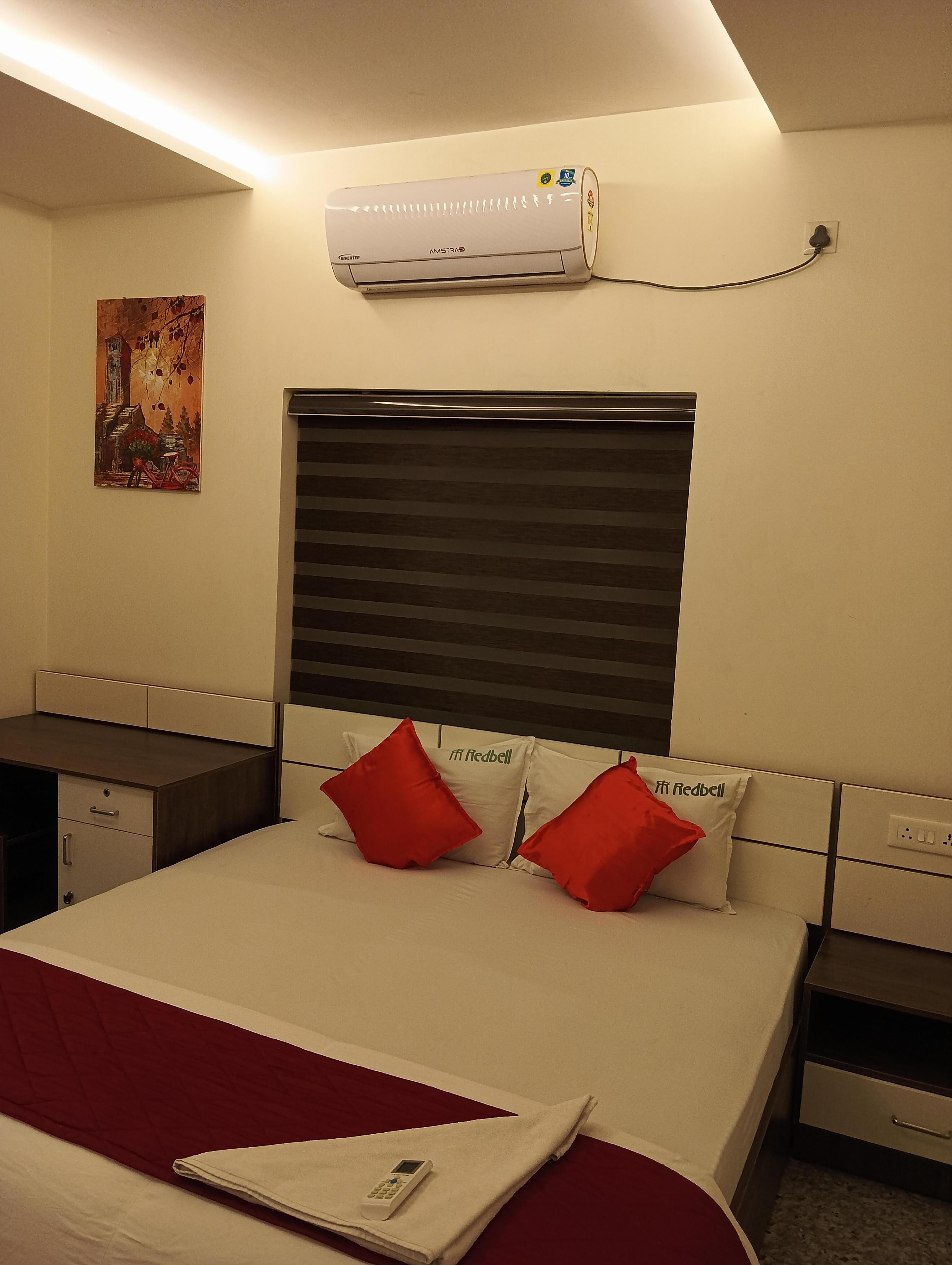 Redbell Suites - 50 Meter from Kottakkal Aryavaidyasala - Tap to explore photos