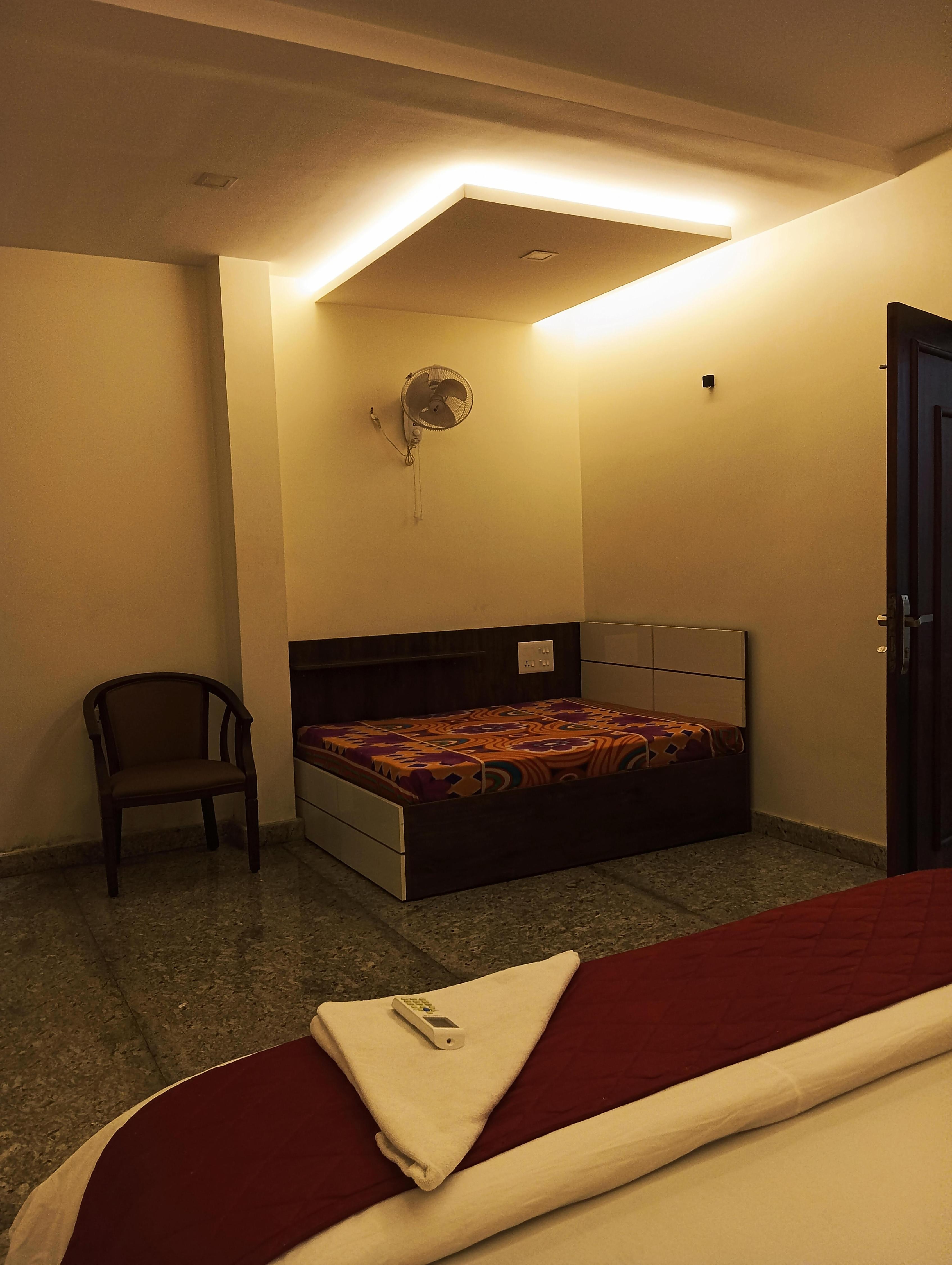 Redbell Suites - 50 Meter from Kottakkal Aryavaidyasala - Tap to explore photos