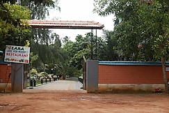 Lara Lake View Resort, Kuzhittura