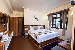 Divine The Elite Zong, Lachung (Pure-Veg Property), Lachung