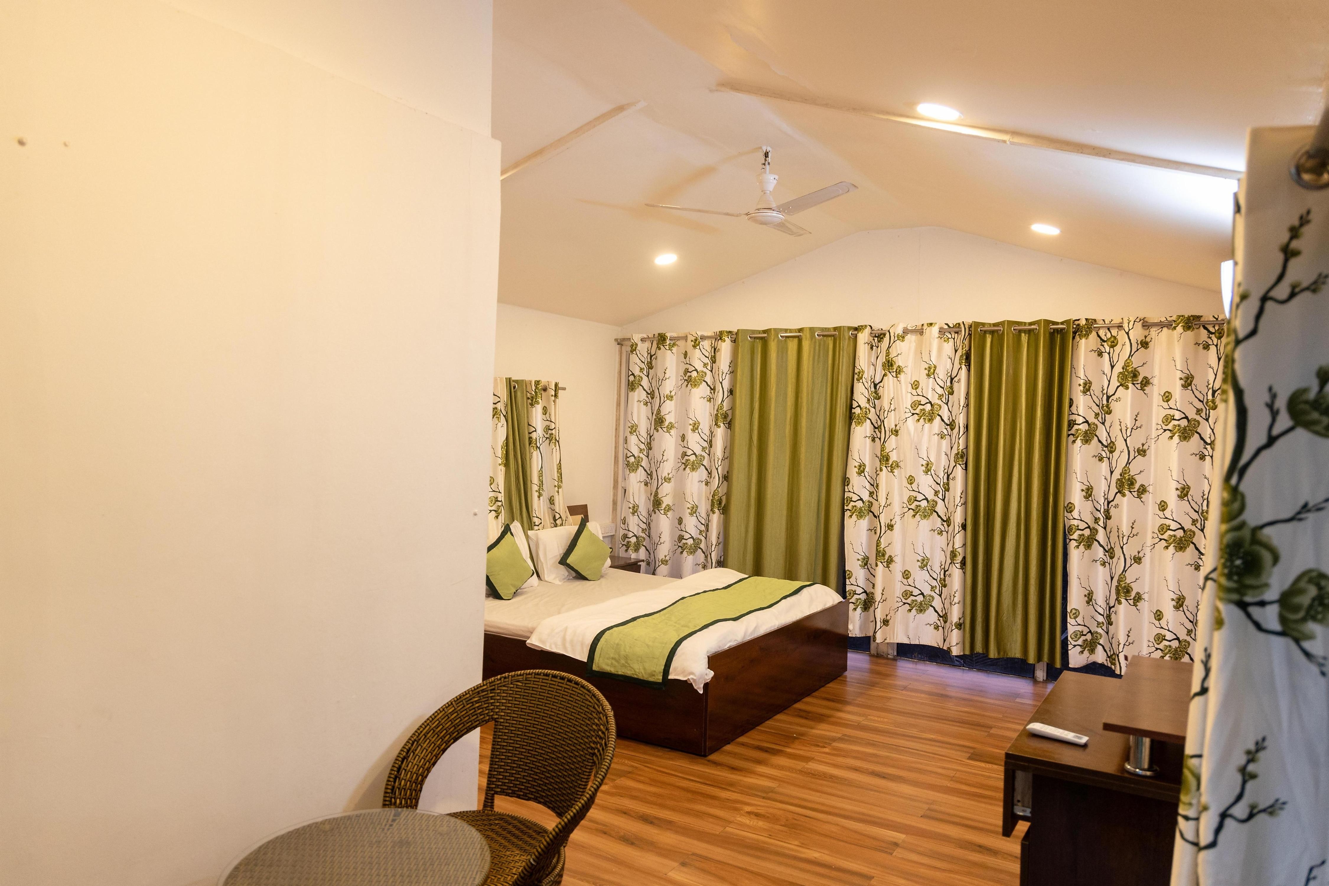 Lake View Premium Cottage 1