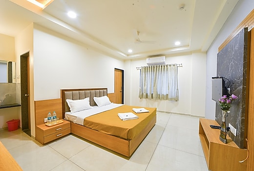 Hotel TrushaDham