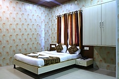 Hotel Midtown - Inn, Trimbak