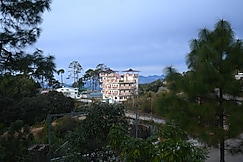 Kafal Gates, Lansdowne