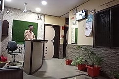 NEW AHUJA GUEST HOUSE, Chandausi