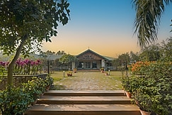 Hotel Sarai Bharatgarh, Khanna