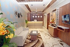 Hotel lee Gold, Anand