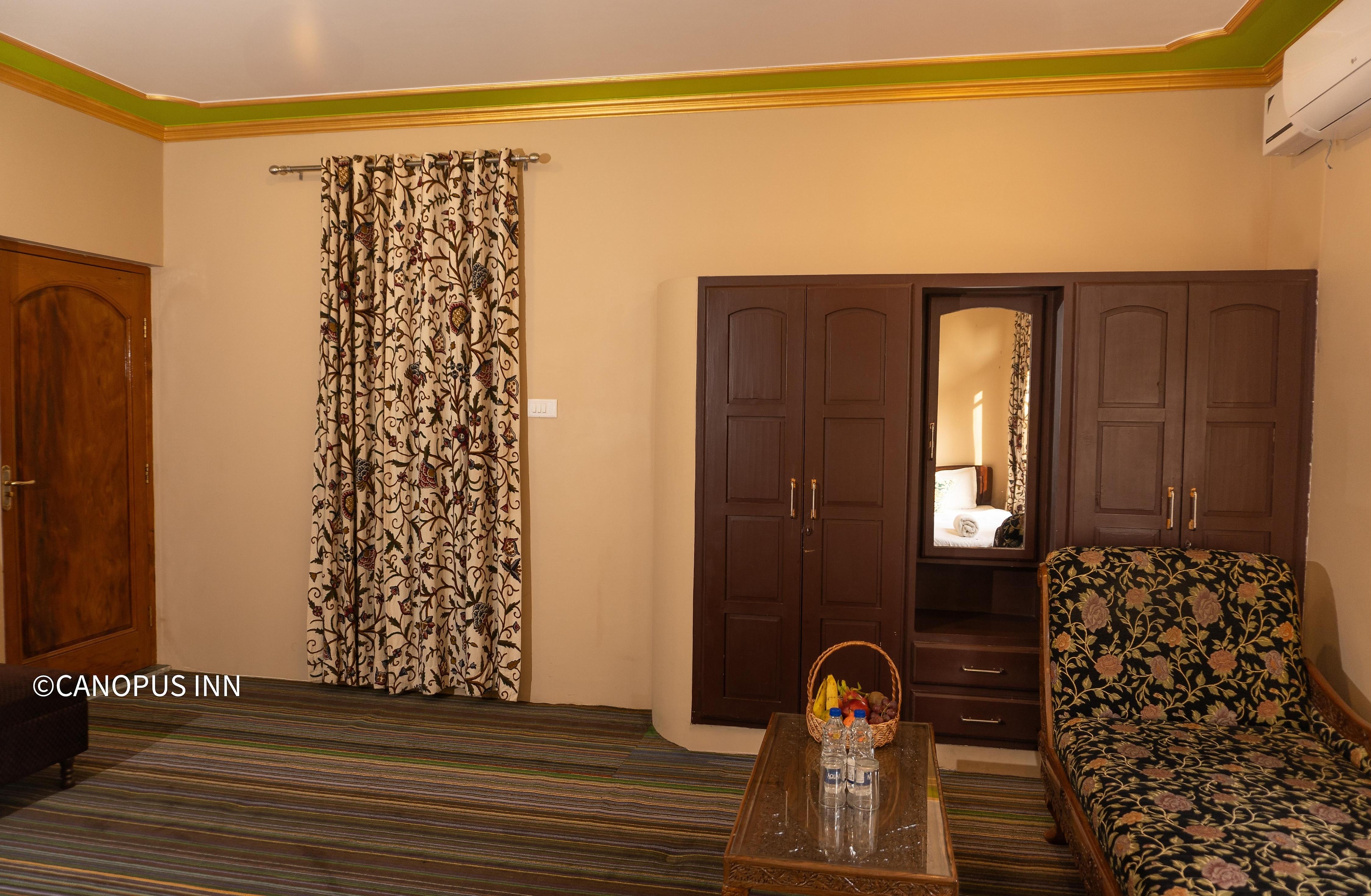 CANOPUS inn - Tap to explore photos