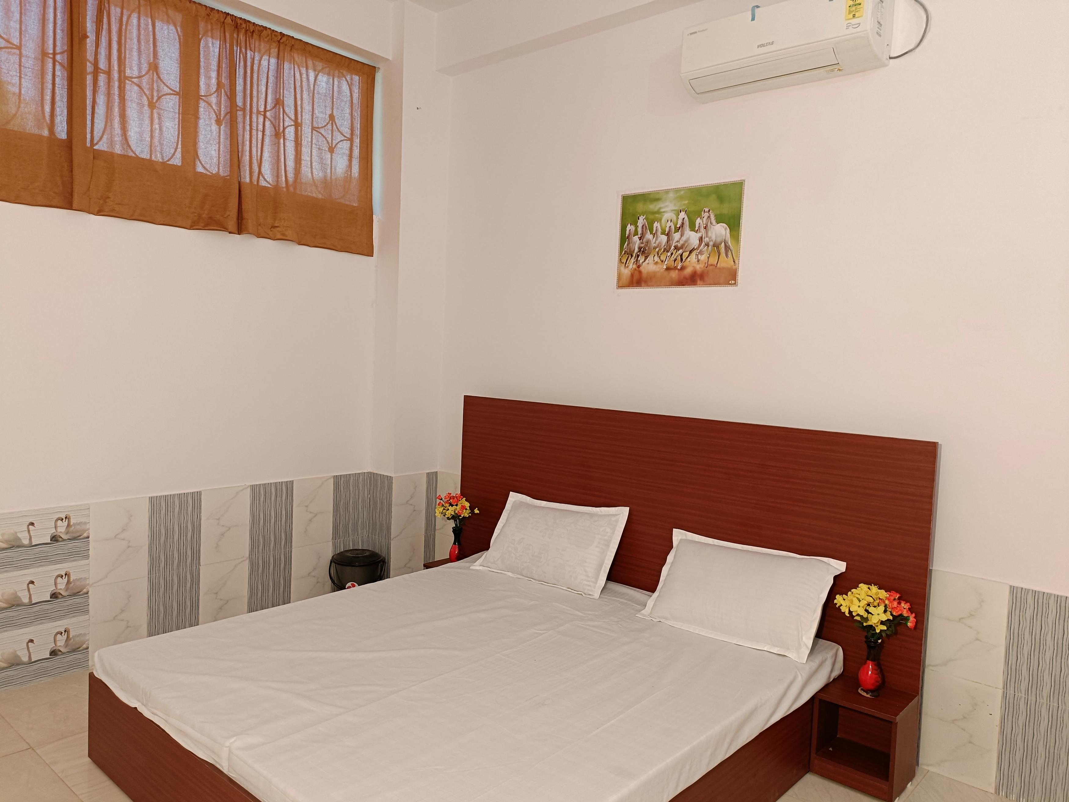 Narayan Guest House - Tap to explore photos