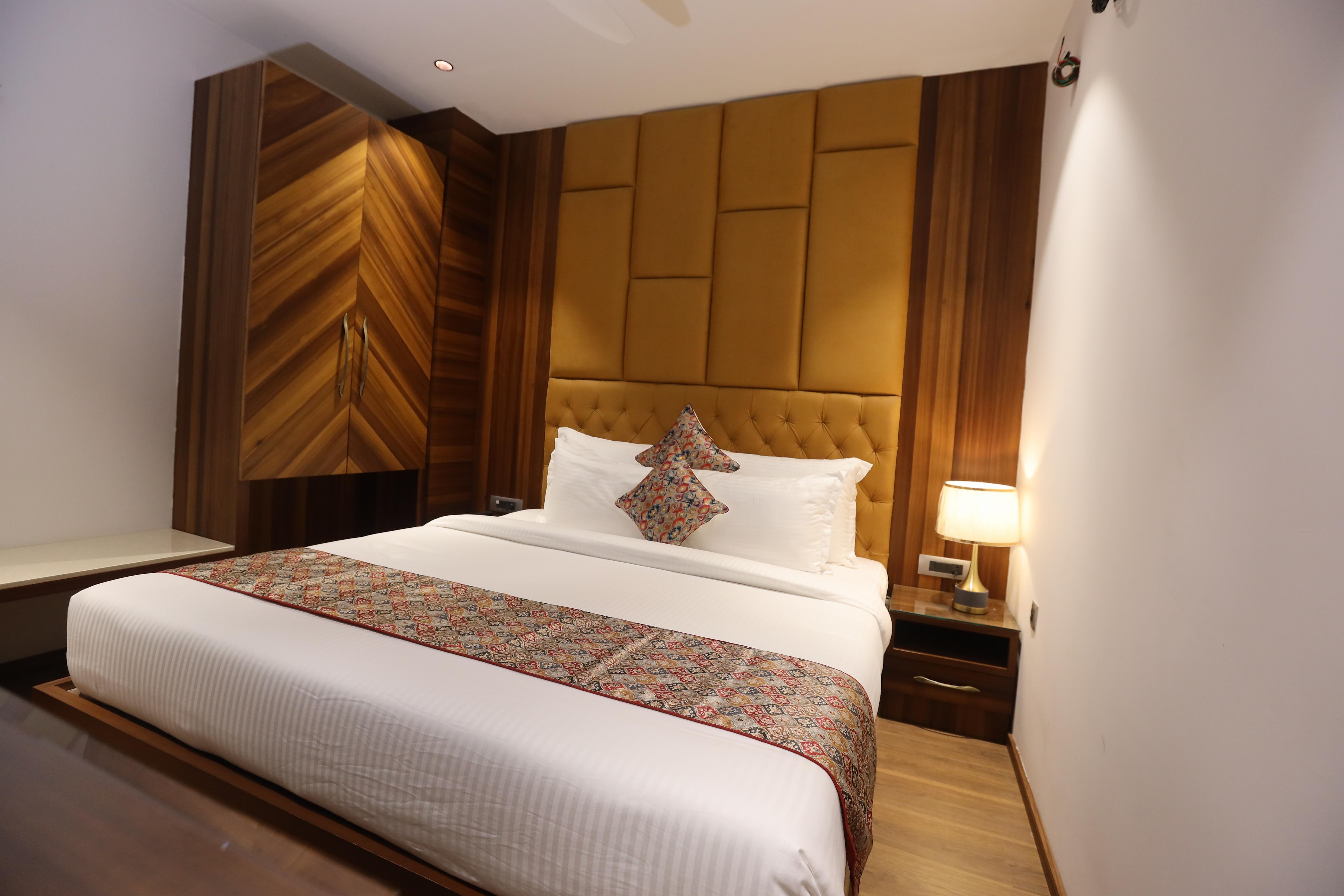 Royal Lalit Grand Hotel - Tap to explore photos