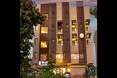 Tathastu Wilderness by The Kosi River, Jim Corbett (Ramnagar)