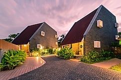 Beleza - 4 BHK Luxury Private Pool Villa in Vagator By Vio Stays, Goa