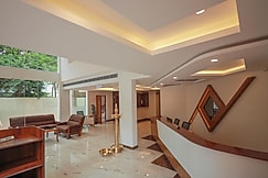 HOTEL GOLDA, Nedumangad