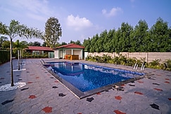 AKAY Resort & Villas, Balod