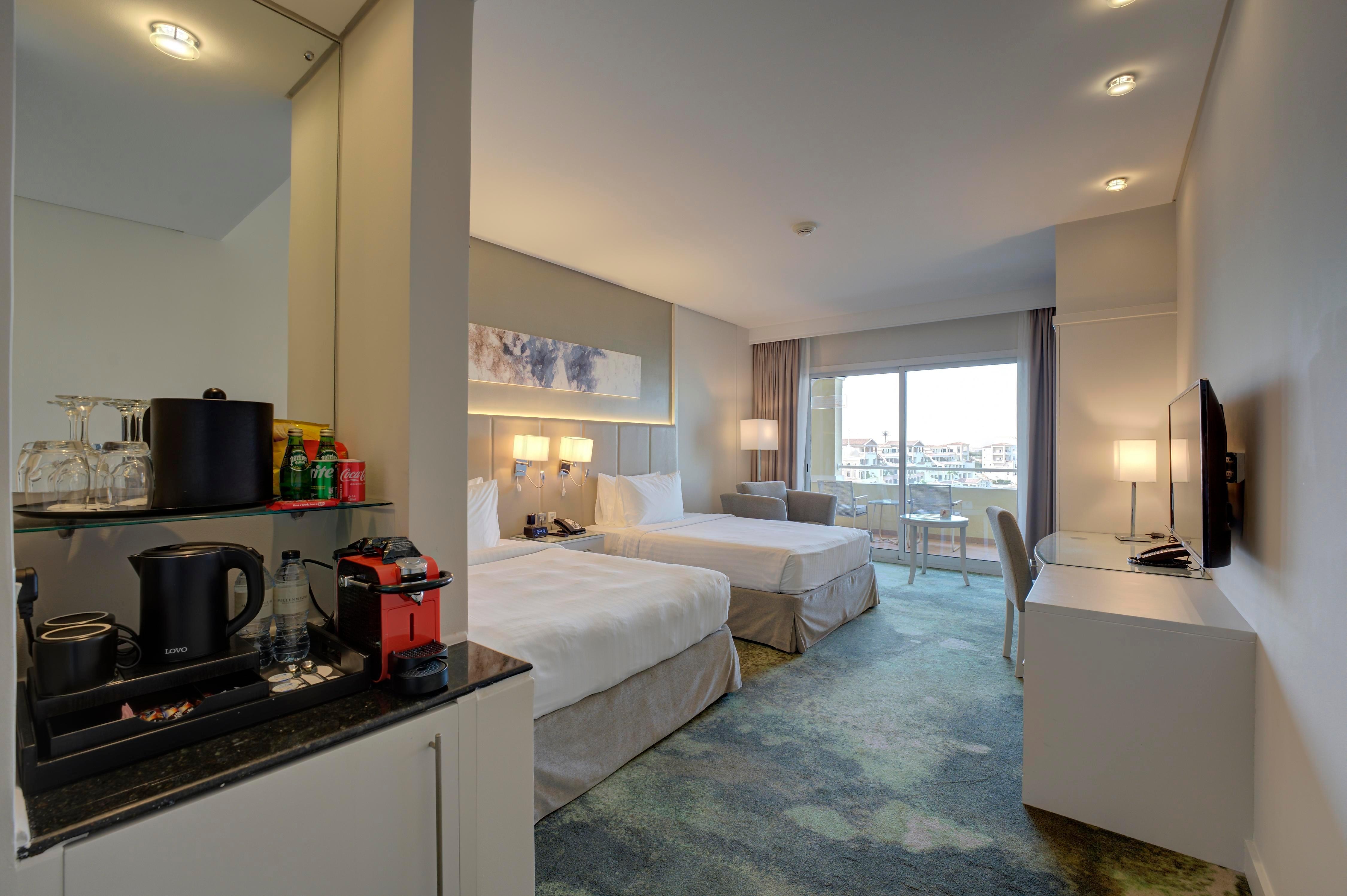 Millennium Lakeview Hotel, Formerly Copthorne Lakeview Hotel  - Tap to explore photos
