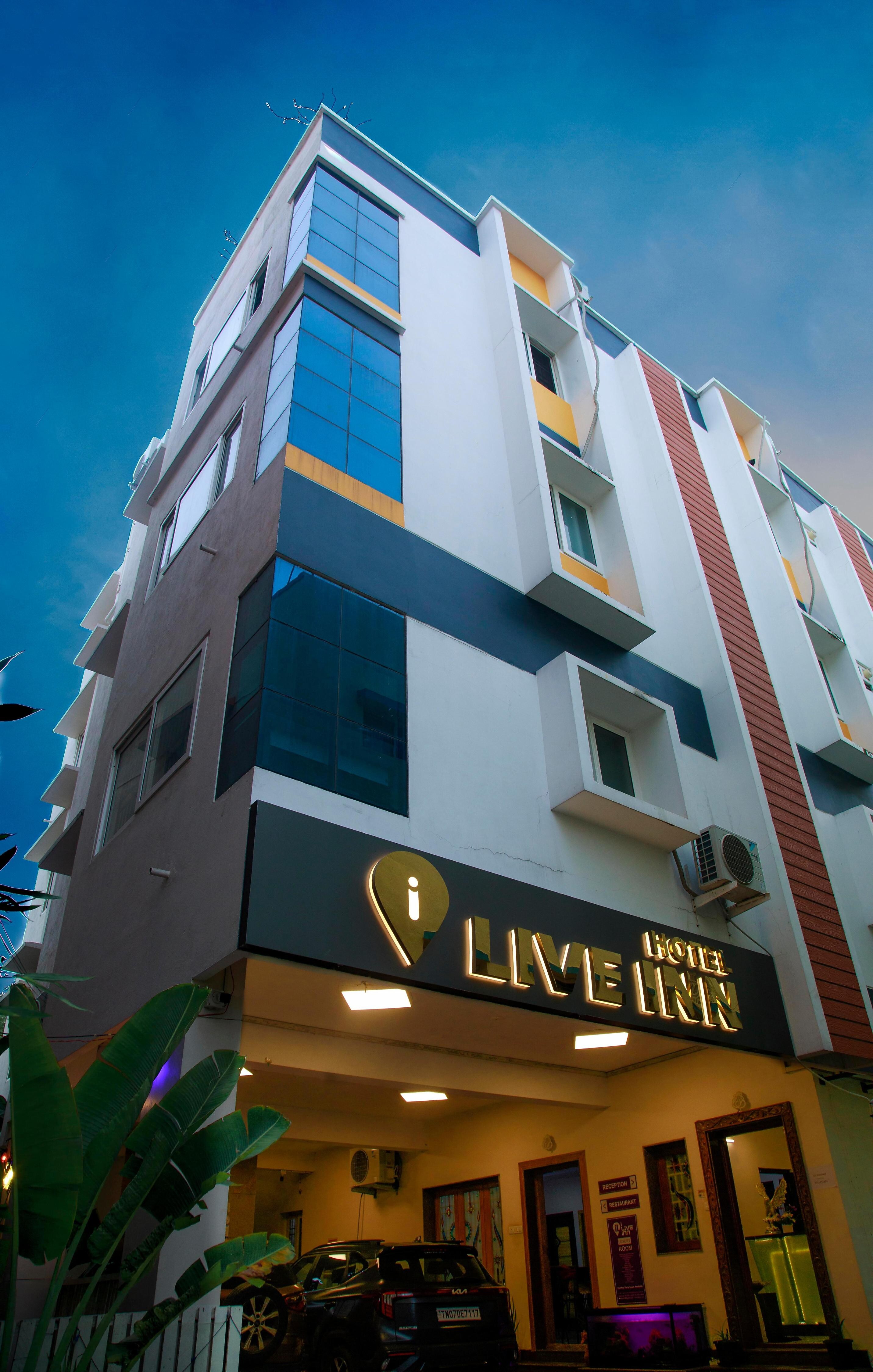 LIVE AT LIVE INN