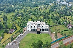 SHIVGIRI RESORT, Khanvel