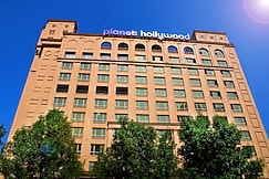 Planet Hollywood, Thane