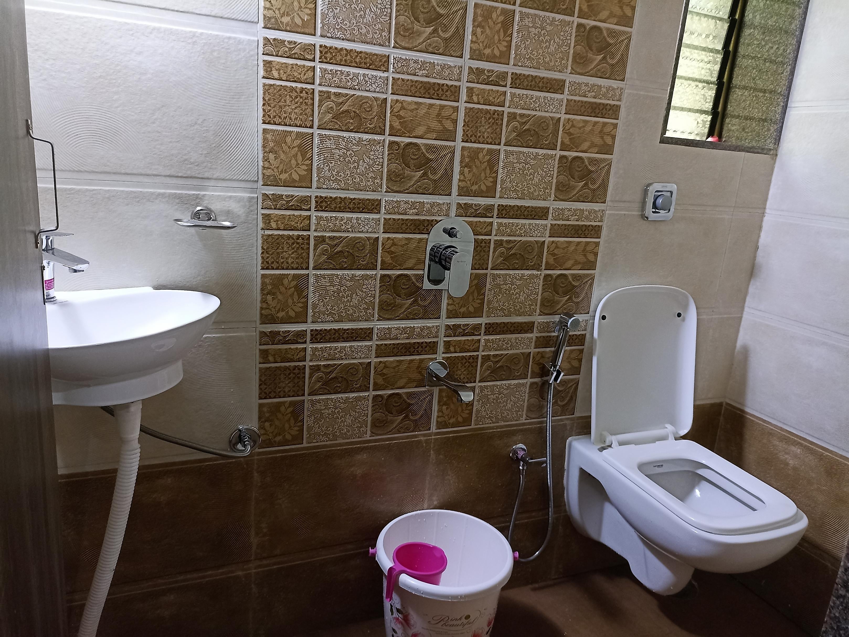Ansh Holiday Home - Tap to explore photos