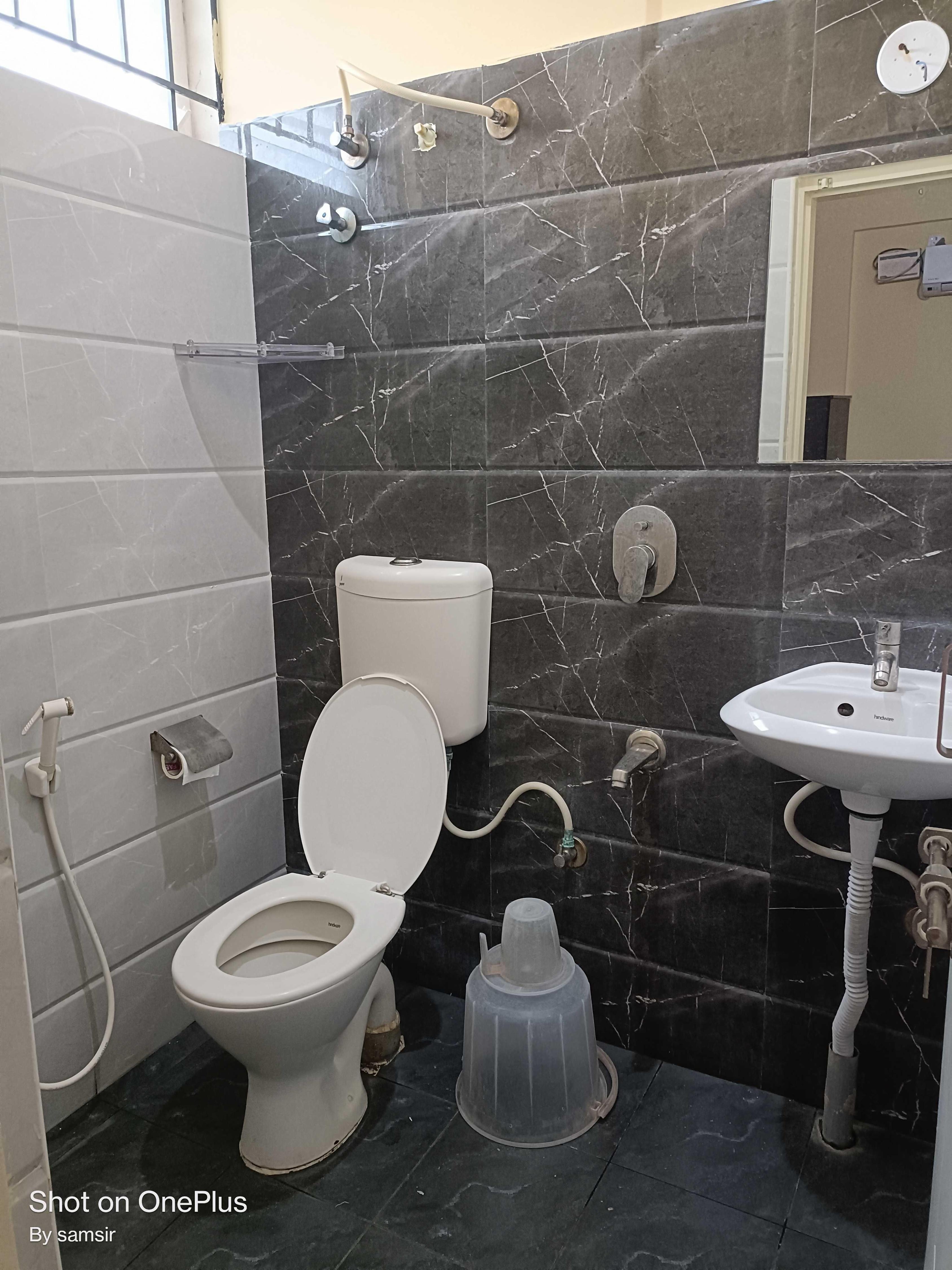 Hotel O JJ Home Stay - Tap to explore photos