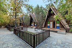 Sterling Padam Pench, Pench