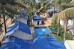 Beachouse Beachfront Cottages and Suites, Goa