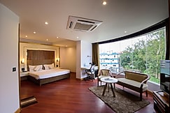 Emerald Hotel, Aizawl