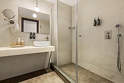 Ramada by Wyndham Tbilisi Old City, Tbilisi