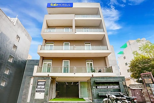 FabHotel Aerosky - Nr. Yashobhoomi Convention Centre