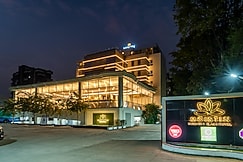 Moistin Business Class Hotel, Pune