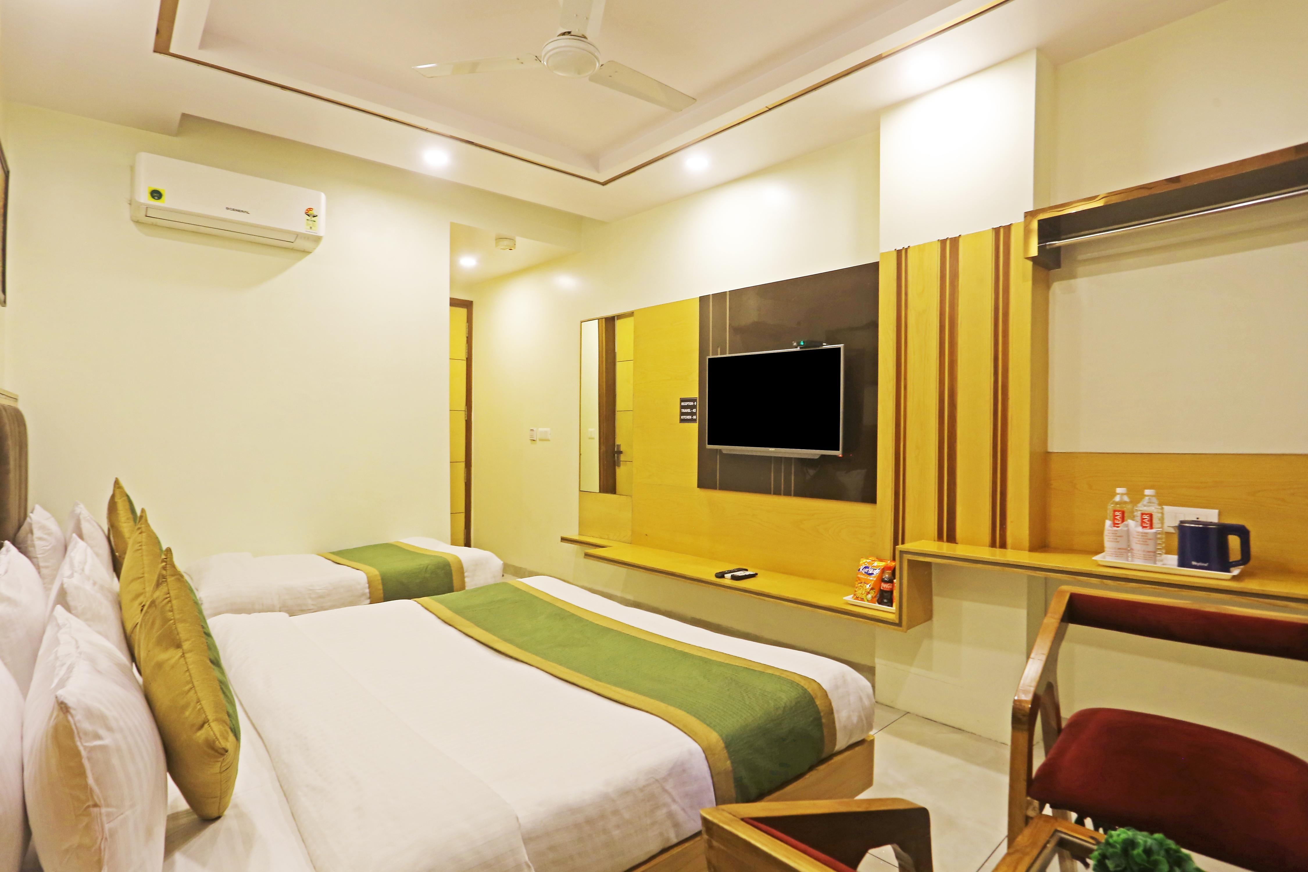 Hotel Aman Imperial @New Delhi Railway Station - Tap to explore photos