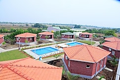 GREEN VILLAGE RESORT, Akkalkot