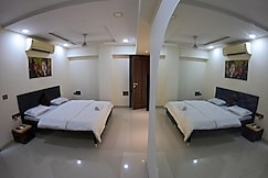 Versatile Gateway Apartment | Ville Parle, Mumbai