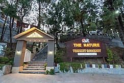 DLS Nature Trinket Resort - Dalhousie with Swimming Pool