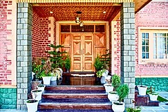 Peninsula Inn - 4 BR House with free BF, Srinagar