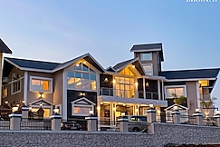 EKOSTAY  - Luxe  -  Highland Villa, Mahabaleshwar