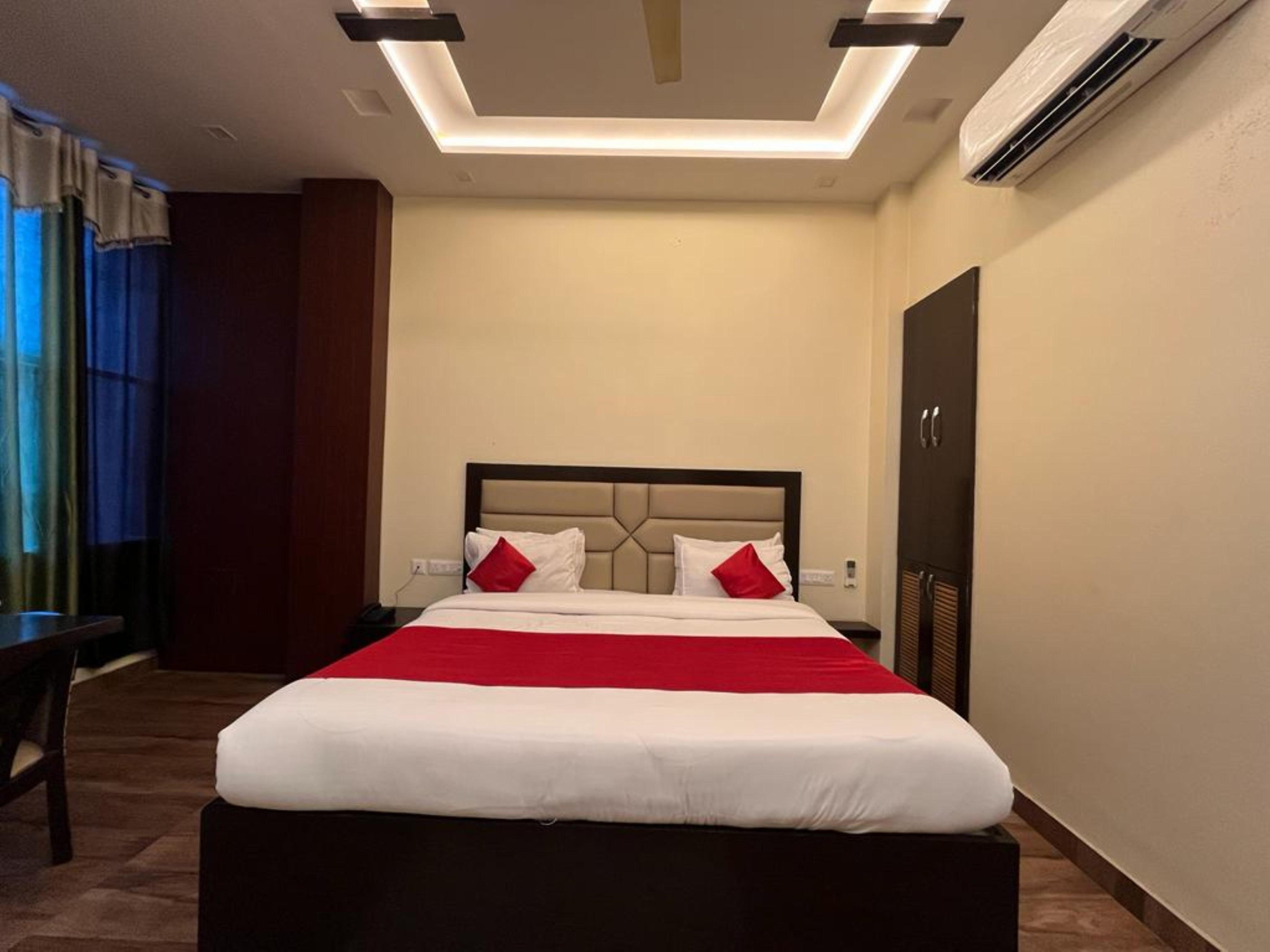 HOTEL MAYUR PALACE & HOME STAY - Tap to explore photos