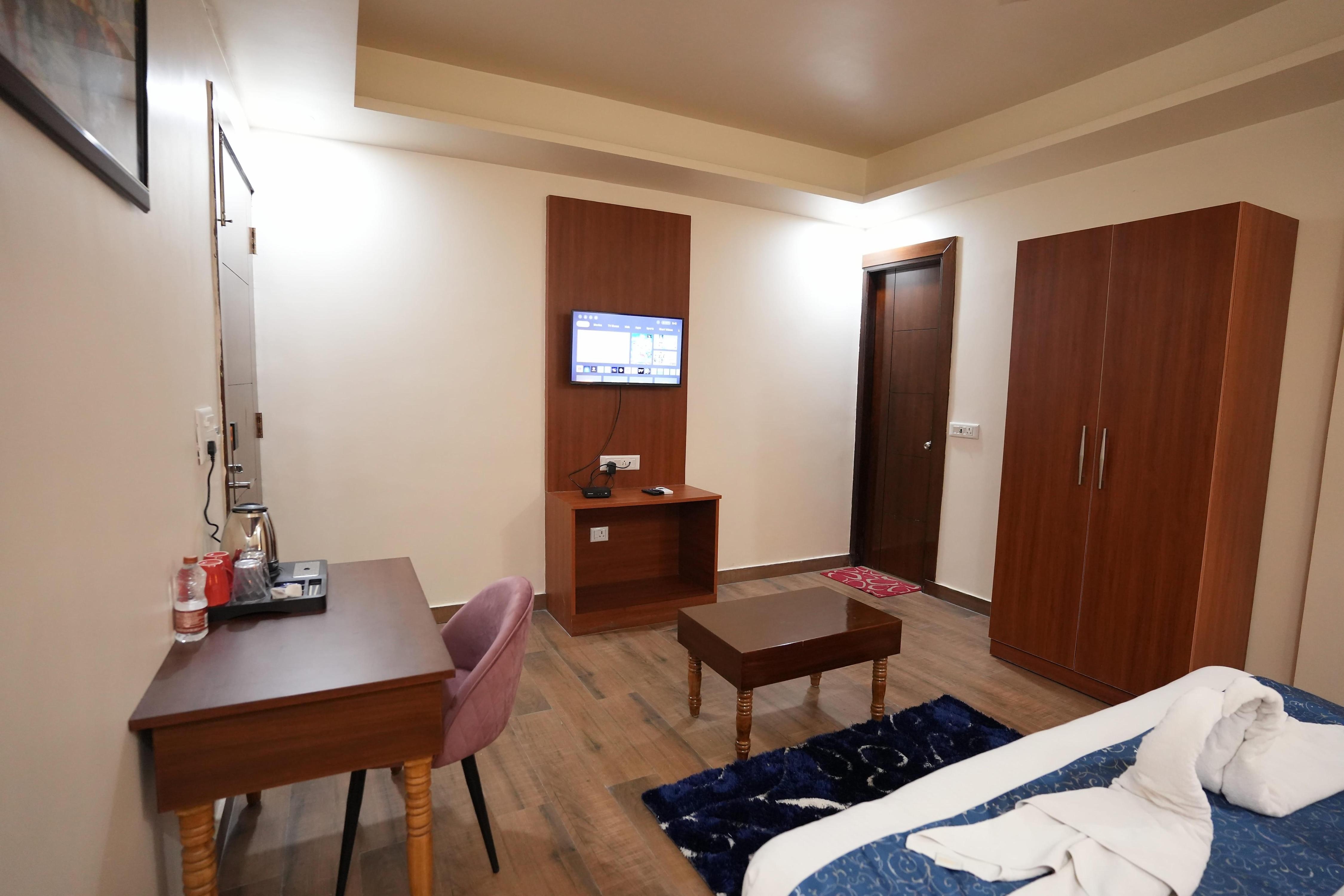 Sarla Hotel Inn - Tap to explore photos