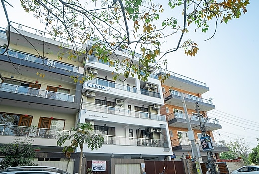 FlxHo | Modern 4BHK Apartment @GolfCourse