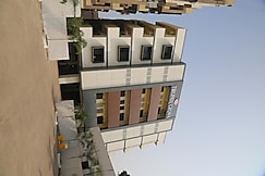 HOTEL TIRUPATI CROWN, Chandrapur