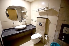 HOTEL BLUE PEARL, Bhopal