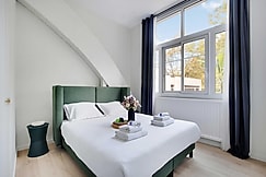 Flat with Terrasse - 1BR/4P - Eiffel Tower, Loiret